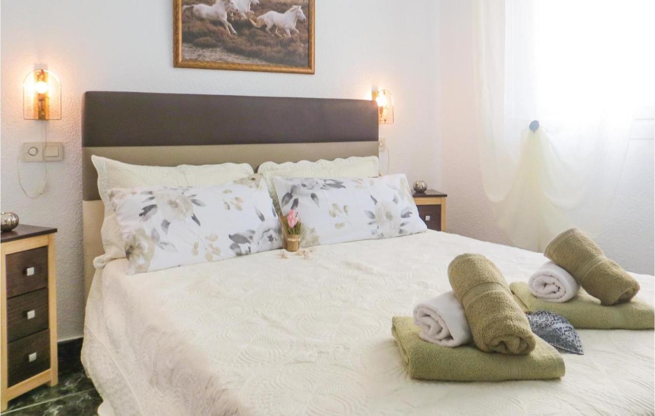 2 Bedroom Stunning Apartment In Torrevieja Exterior photo